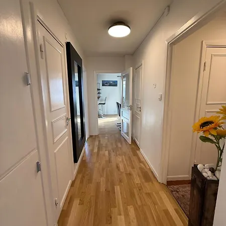 Spacious Near The Subway Apartment Stockholm