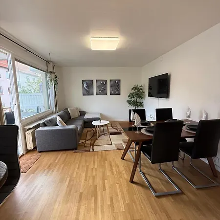 Spacious Near The Subway Stockholm