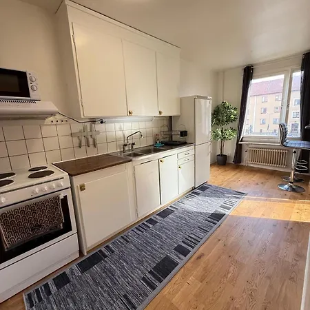 Spacious Near The Subway * Stockholm