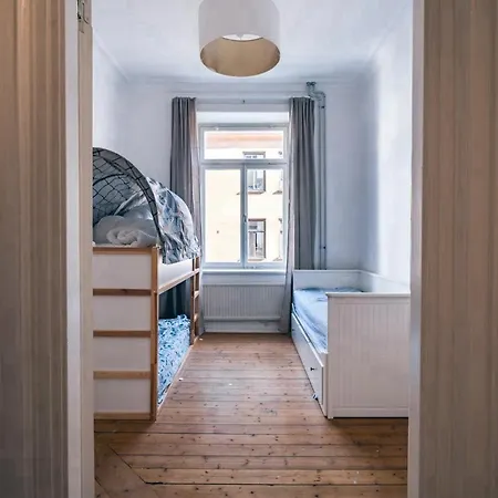 Daire Lyxig Sekelskiftesvaning I Sthlm *