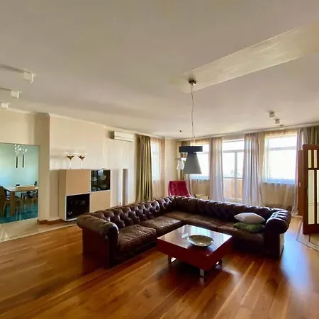 Comfortable Apartment, Wi-fi, Air Conditioning 아파트