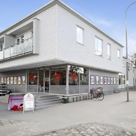 ヴィラ Rymlig Naera Och *