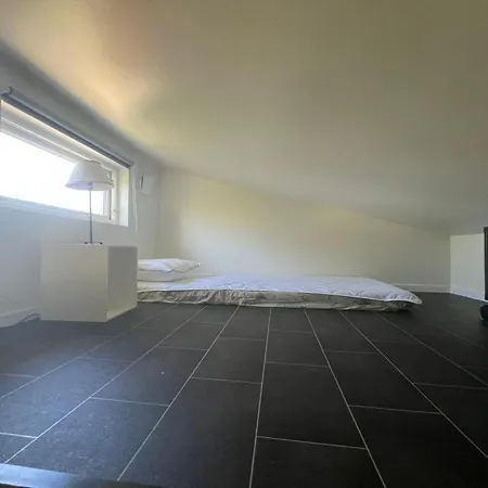 Liten I Aelvsjoe 25 Kvm Med 2 Sovloft * Stockholm