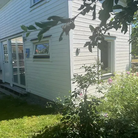 Liten I Aelvsjoe 25 Kvm Med 2 Sovloft Chalet *