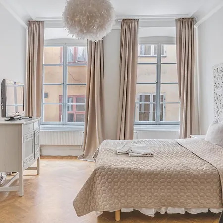 Unik Laegenhet I Gamla Stan * 스톡홀름