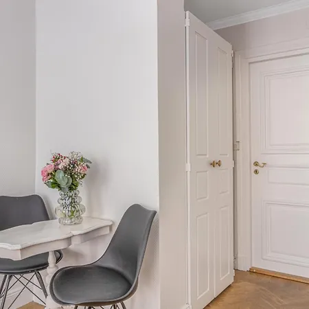 아파트 Unik Laegenhet I Gamla Stan *