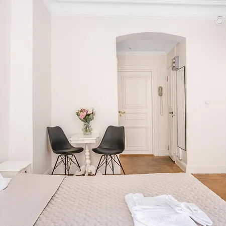 Unik Laegenhet I Gamla Stan 아파트