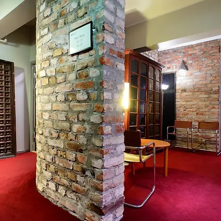 Rex Petit Hotel
