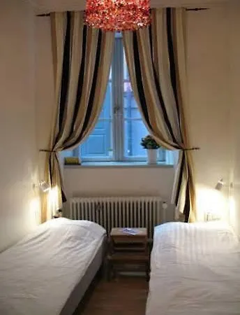 Hostel Castanea Old Town *