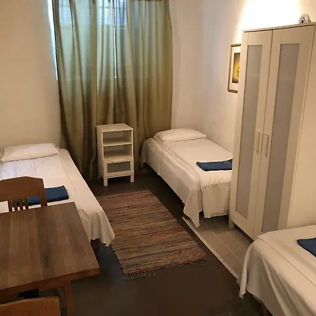 Hostel Dockside