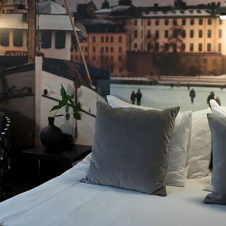 Hotel C