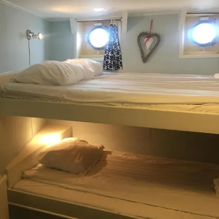 Bådhotel Gustaf Af Klint 2*