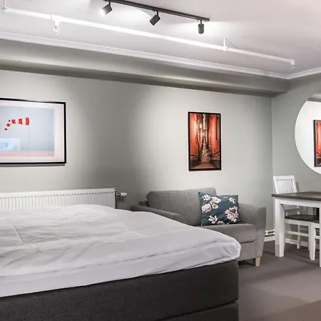 Niro Hotell 3*