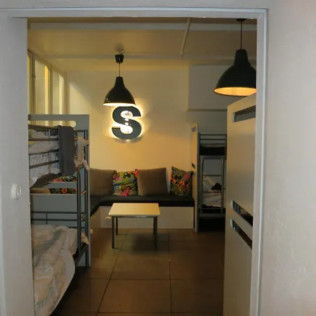 Backpackers Hostel *