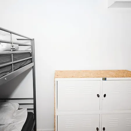 Backpackers Hostel *