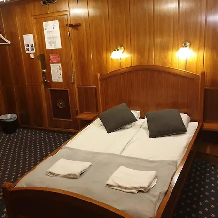 Bateau-hôtel M/s Birger Jarl - & 2*