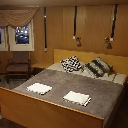 M/s Birger Jarl - & Ville de Stockholm