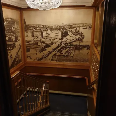 M/s Birger Jarl - & Bateau-hôtel Ville de Stockholm