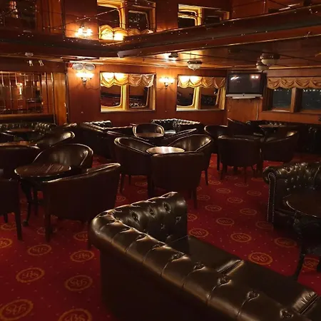 M/s Birger Jarl - & Bateau-hôtel Ville de Stockholm