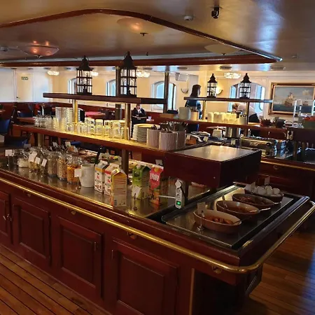 M/s Birger Jarl - & Ville de Stockholm