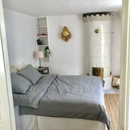 Charming Penthouse In Central Old Town Apartment