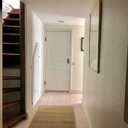 Charming Penthouse In Central Old Town Apartment *
