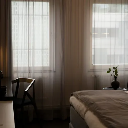 Otel C