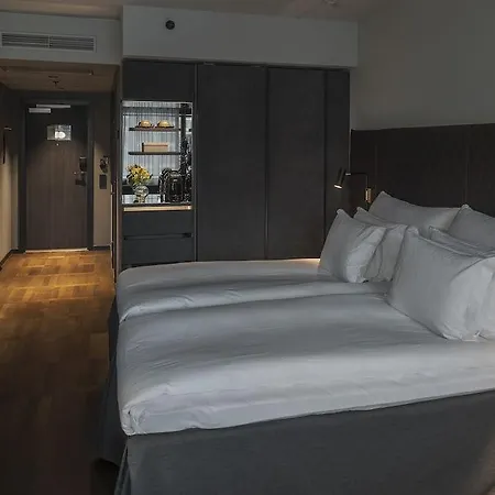 Hotel At Six 5*
