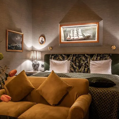 Victory Hotel 4*