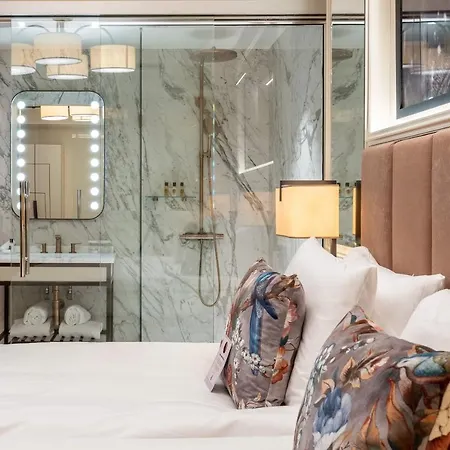 Bank Hotel, A Member Of Small Luxury 5*