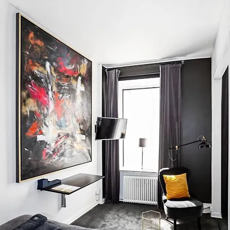 Hotel Eight