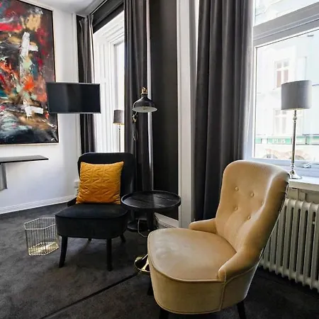 Hotel Eight