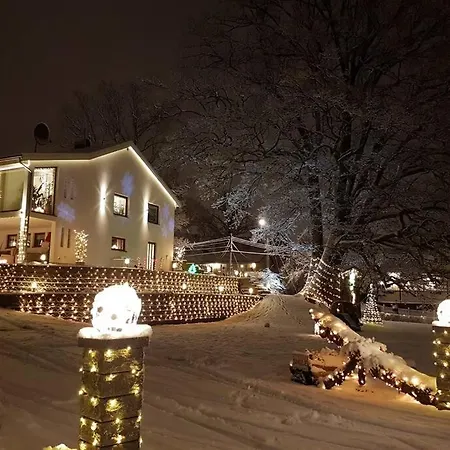 Cozy With Garden Apartment