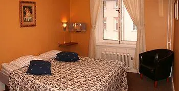 Colonial Hostel *