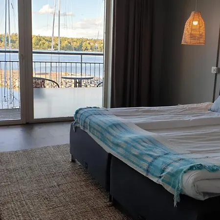No. 16 Hotel 4*