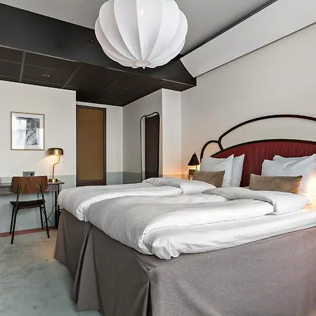Gio; Bw Signature Collection Hotel 4*