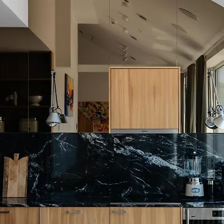 Apartment Vyn - Penthouse Suite *