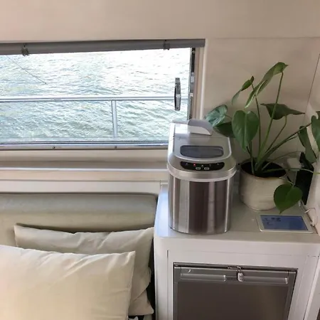 Botel Vip In A Luxurious Yacht