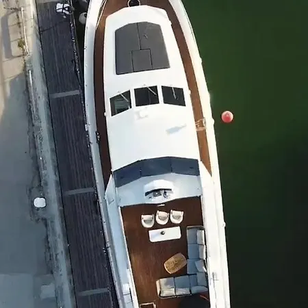Vip In A Luxurious Yacht *