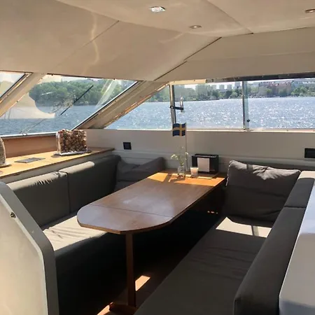 Botel Vip In A Luxurious Yacht