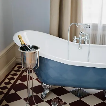 Ruth, Worldhotels Crafted Hotel