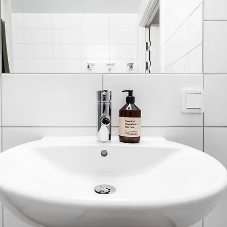 Biz Bromma Aparthotel 5*