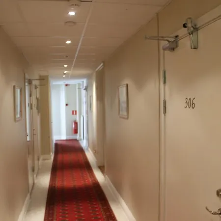 Colonial Hostel *