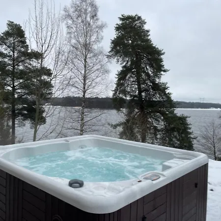 Villa Relaxing Oasis With Jacuzzi - Amazing View & Private Pier