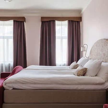 Ruth, Worldhotels Crafted Hotel 4*