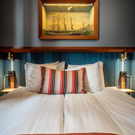 Lord Nelson 3*