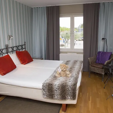 Maude's Enskede Hotel 3*
