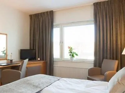Western Capital 4*