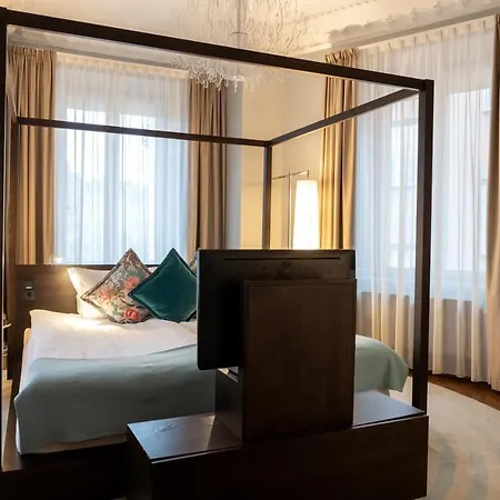 Elite Plaza Hotel