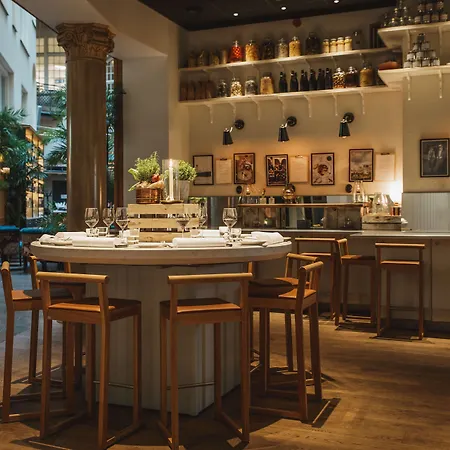 Kung Carl, Worldhotels Crafted Ξενοδοχείο 4*